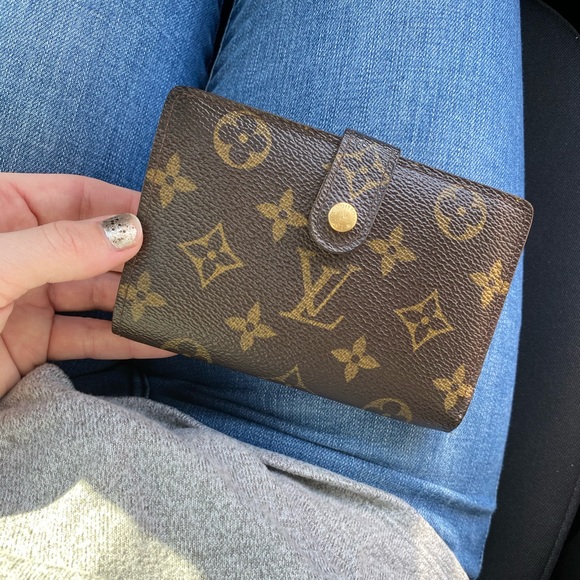 Louis Vuitton Handbags - Authentic Louis Vuitton Kiss Lock Wallet